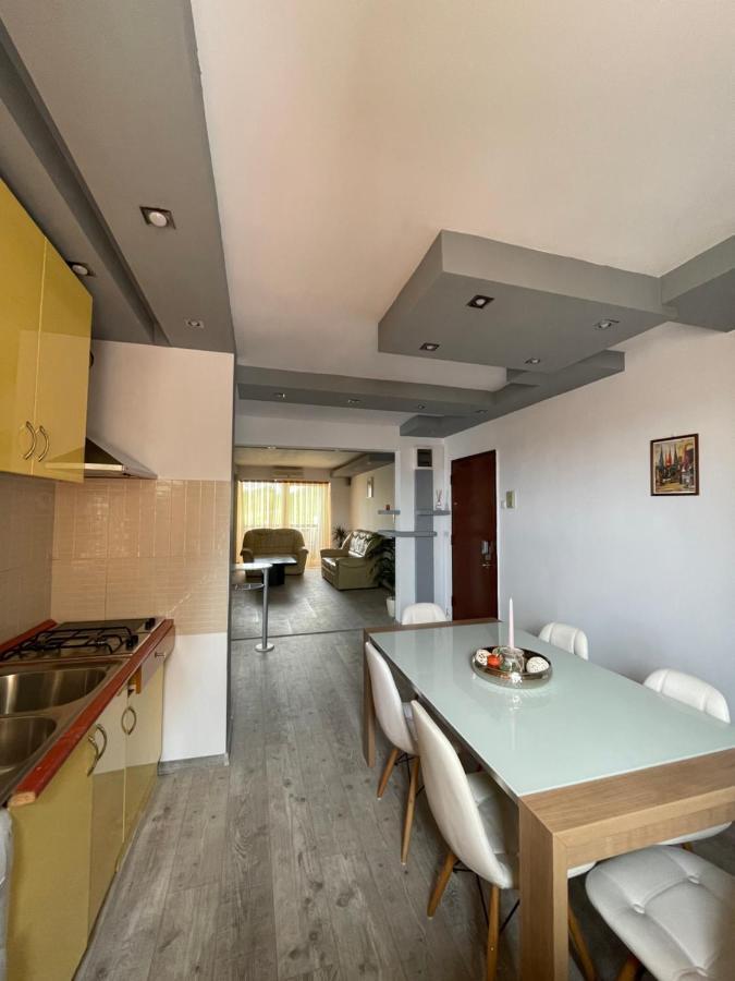 Lovely 3 Bedrooms Apartament Oradea Εξωτερικό φωτογραφία